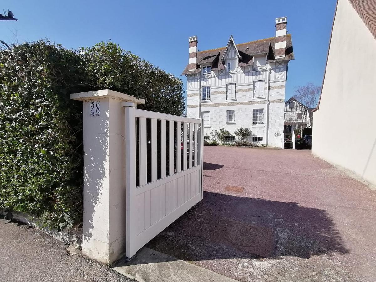 A La "Georgette" Et Son Jardin Avec Parking Apartment Villers-sur-Mer Exterior foto